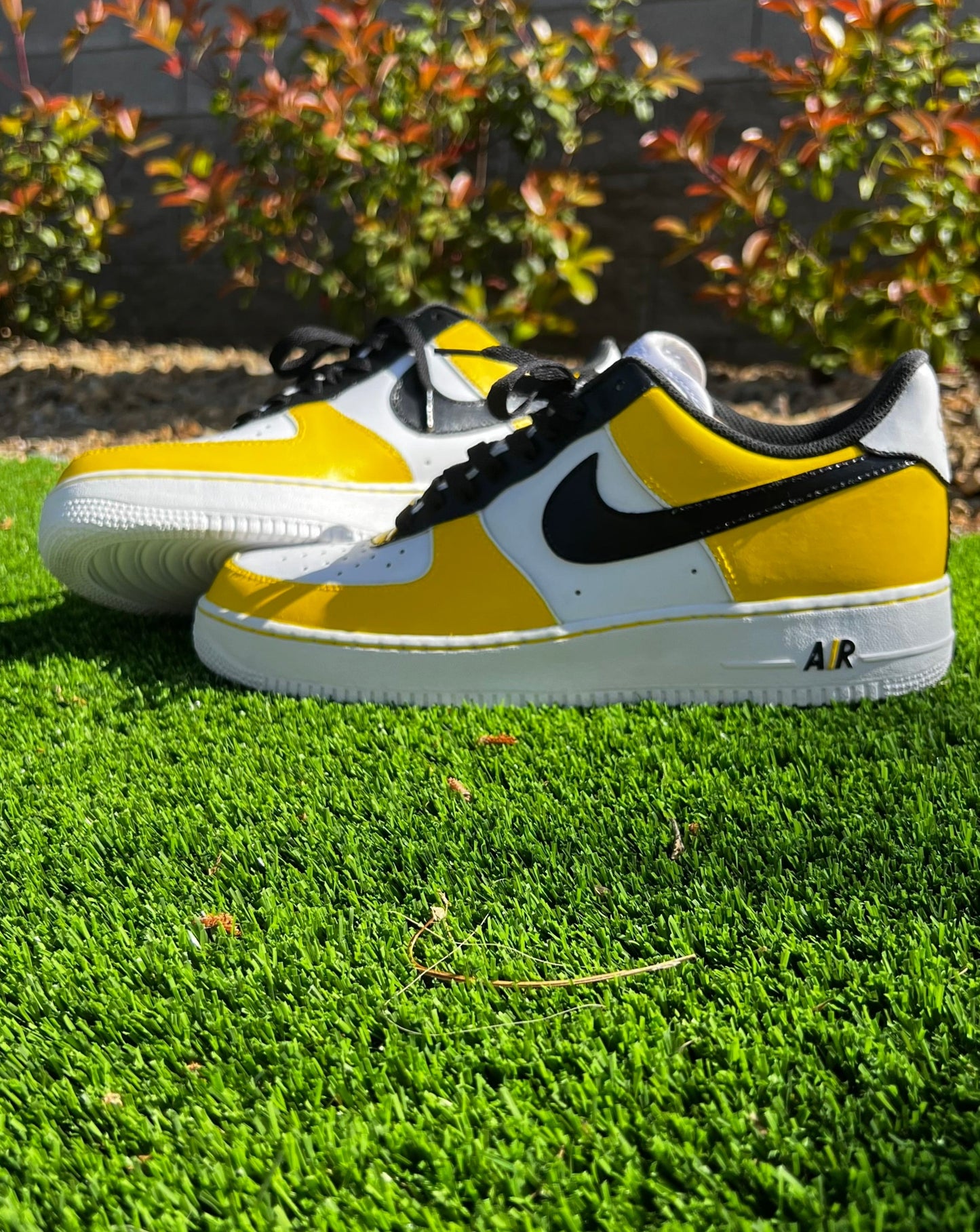 Custom Nike Air Force 1 " BUMBLEBEE "